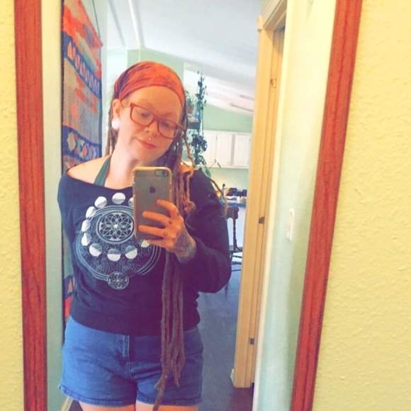 Meet your Posher, Crystal - Picture 1 of 1